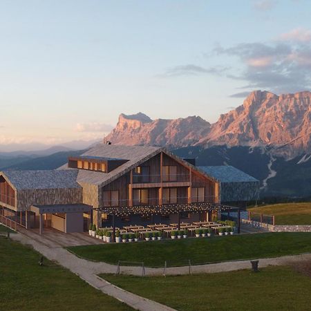 Vila Rifugio Alpino Pralongia Corvara Exteriér fotografie
