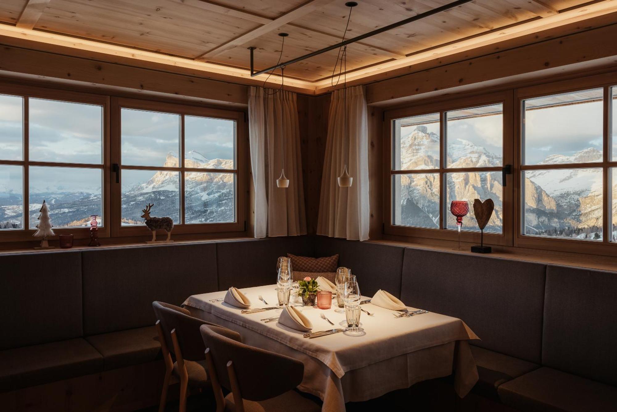 Vila Rifugio Alpino Pralongia Corvara Exteriér fotografie