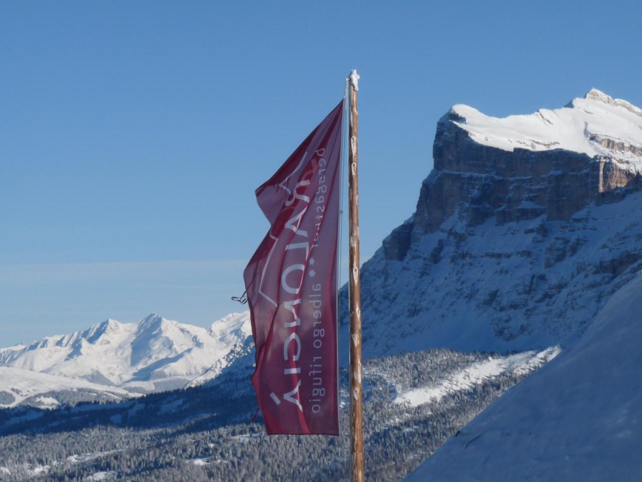 Vila Rifugio Alpino Pralongia Corvara Exteriér fotografie