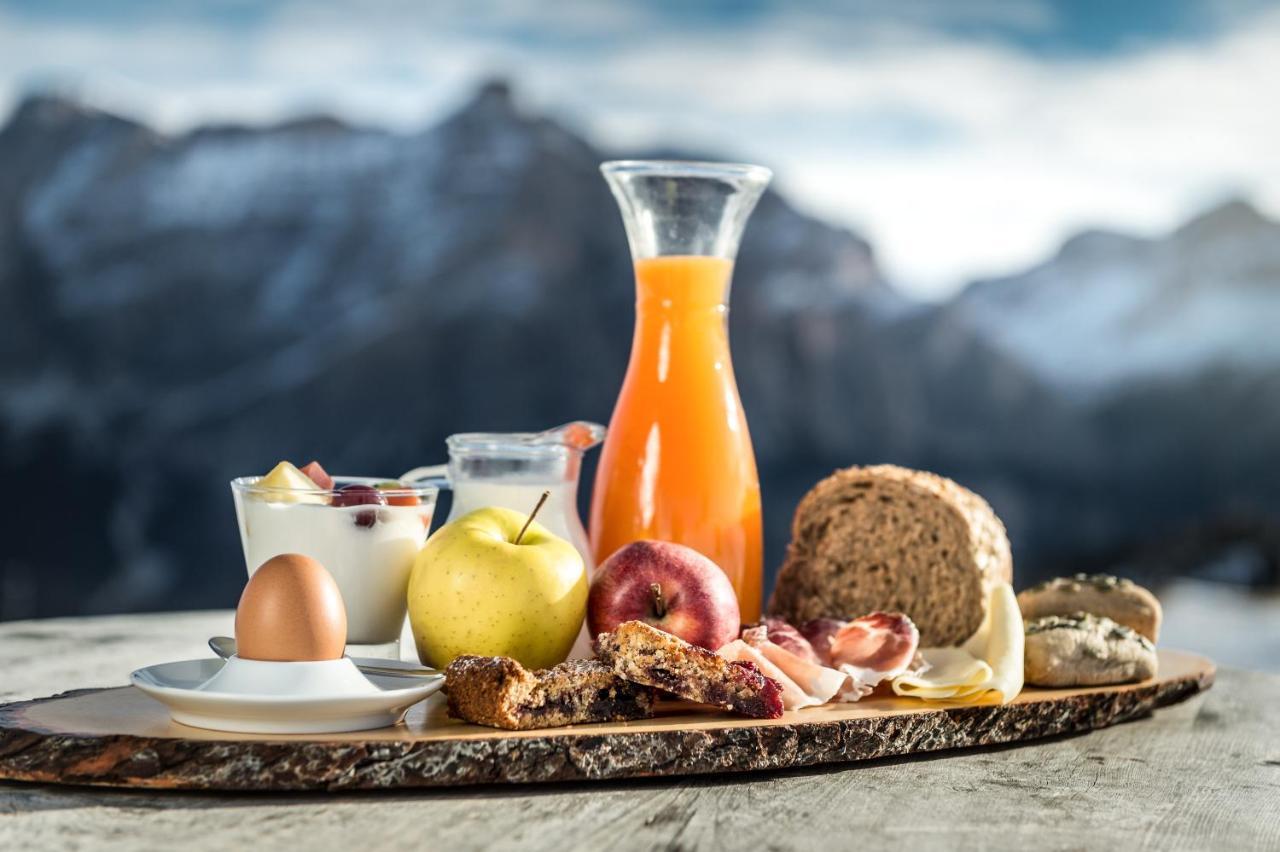 Vila Rifugio Alpino Pralongia Corvara Exteriér fotografie